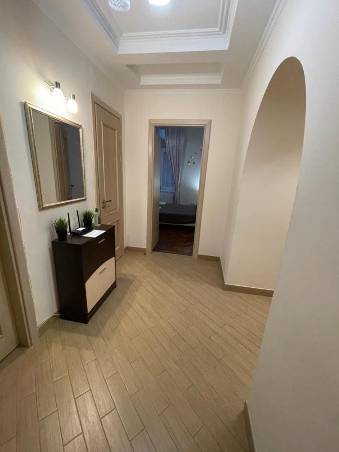 3 Rooms Apartments In The City Centr Lviv Extérieur photo