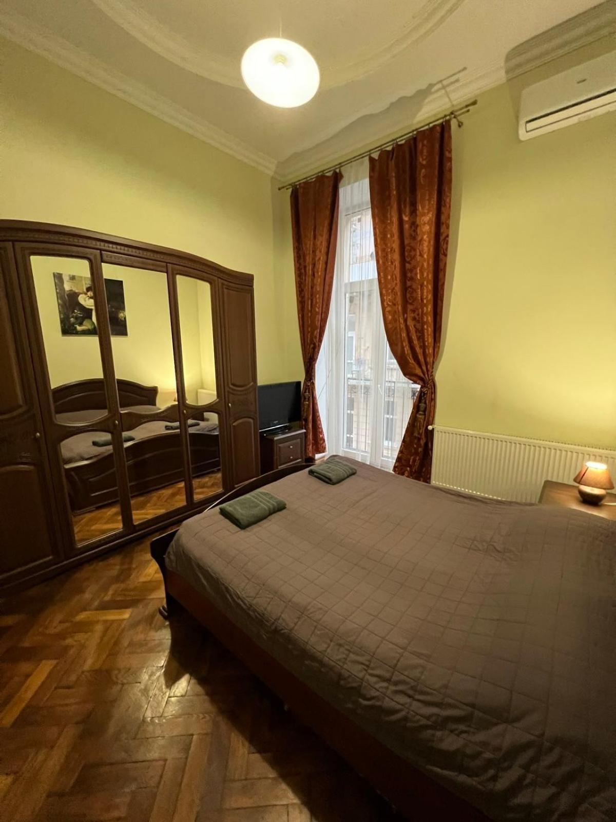 3 Rooms Apartments In The City Centr Lviv Extérieur photo