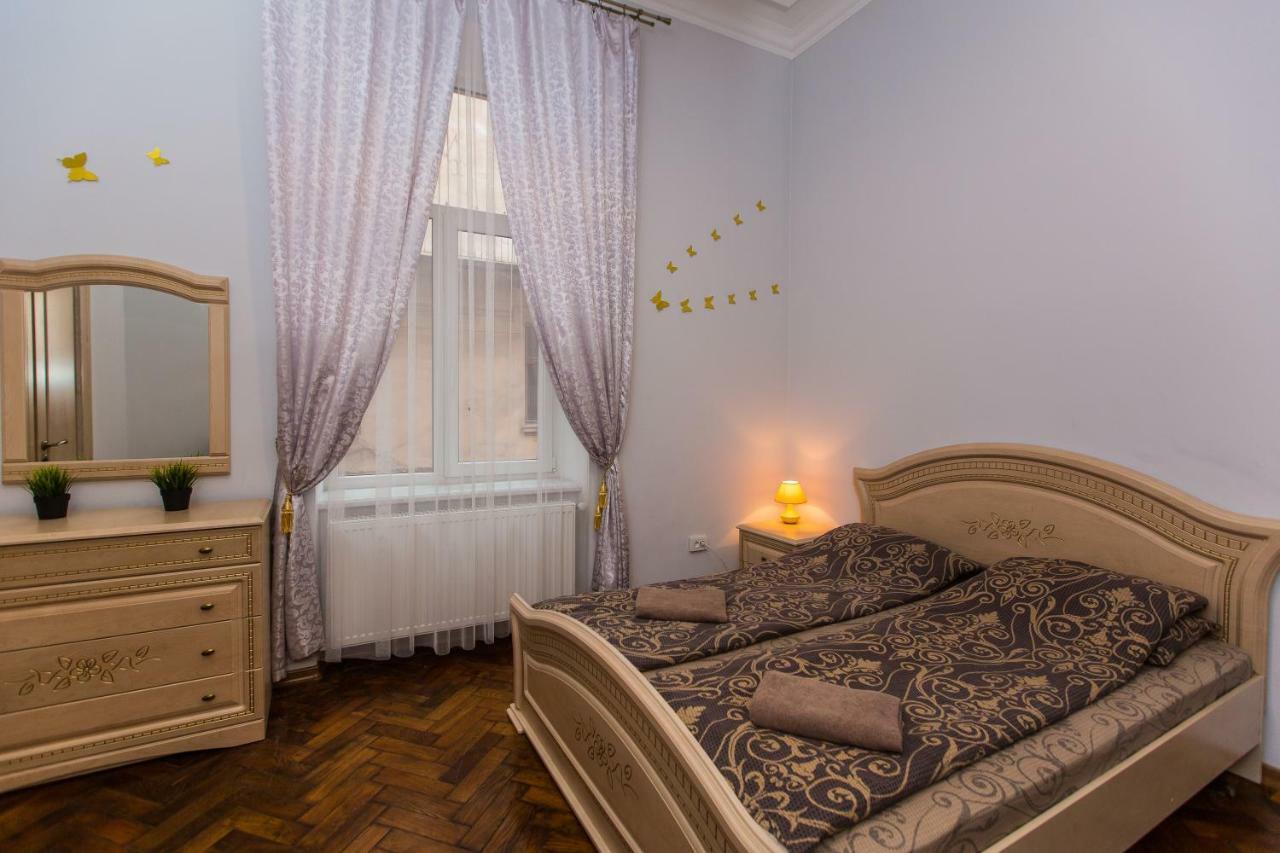 3 Rooms Apartments In The City Centr Lviv Extérieur photo