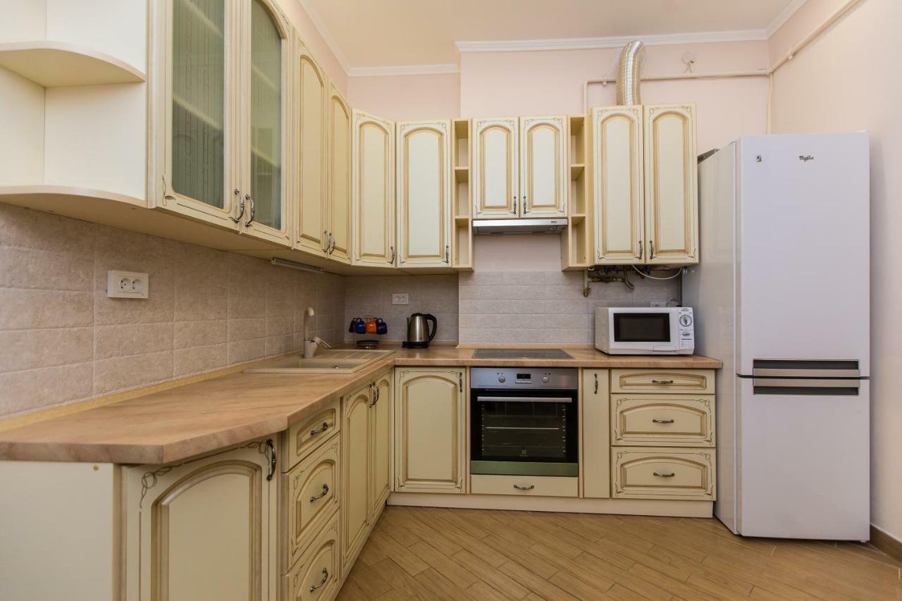 3 Rooms Apartments In The City Centr Lviv Extérieur photo